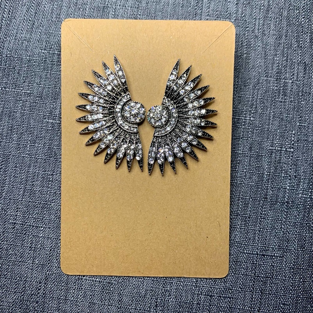 3/$10 NEW!- Black and Silver Fan Earrings with Rhinestones